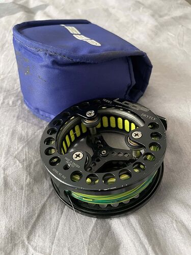 LOOP Dry Fly 1646 (6-6)